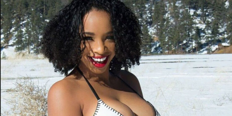 Γύριζε βίντεο για το OnlyFans ενώ δίπλα της πέθαινε 55χρονος με σακούλα στο κεφάλι