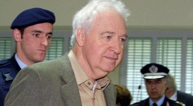 Αποφυλακίστηκε ο αρχηγός της «17 Νοέμβρη» Αλέξανδρος Γιωτόπουλος