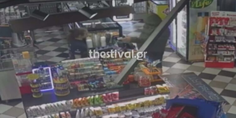 Θεσσαλονίκη: Διπλή επίθεση σε μίνι μάρκετ τα ξημερώματα – Πώς εργαζόμενος απέτρεψε δεύτερη ληστεία πατώντας το panic button(Βίντεο)