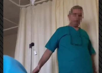Αναστολή καθηκόντων και ΕΔΕ για τον αναισθησιολόγο στο νοσοκομείο Αγίων Αναργύρων που ζήτησε φακελάκι από ασθενή