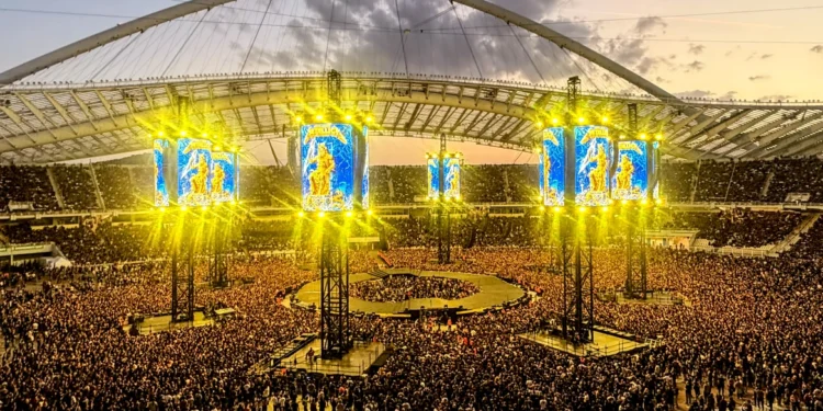 Οι Metallica γκρέμισαν το ΟΑΚΑ: Υπερθέαμα με Ζορμπά, Τρύπες και πάνω από 85.000 θαυμαστές – Δείτε όσα έγιναν στη μεγάλη συναυλία