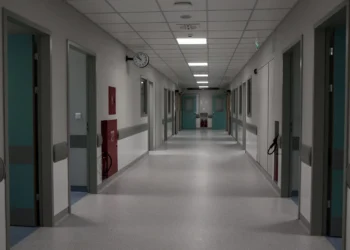 Ωμή βία σε 17χρονο με αυτισμό στη Νέα Φιλαδέλφεια: Πώς έγινε η επίθεση στα αδέρφια – Η μητέρα τους μιλάει από το νοσοκομείο