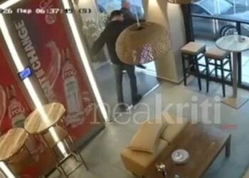 Κρήτη: Σκηνές τρόμου έξω από μπαρ στο Ηράκλειο – Άγρια επίθεση σε 57χρονο πορτιέρη