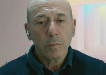 Βασίλης Κοκοτσάκης: Παραιτήθηκε με αιχμές από το κόμμα Καρυστιανού