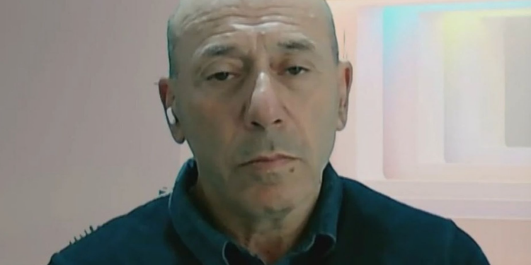 Βασίλης Κοκοτσάκης: Παραιτήθηκε με αιχμές από το κόμμα Καρυστιανού