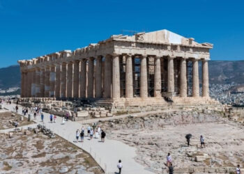 Μετά από 220 χρόνια συμπληρώνεται το δυτικό αέτωμα του Παρθενώνα