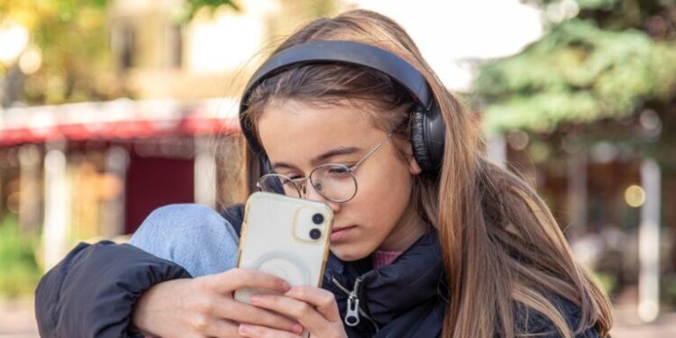 Αγωγές κατά TikTok, Instagram και Facebook για αυτοκτονίες ανηλίκων: Οι γονείς ανοίγουν μέτωπο με τους τεχνολογικούς κολοσσούς