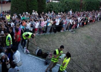 Άγιος Παΐσιος: Πλήθος πιστών συρρέει για προσκύνημα στη Σουρωτή, 32 χρόνια μετά την εκδημία του