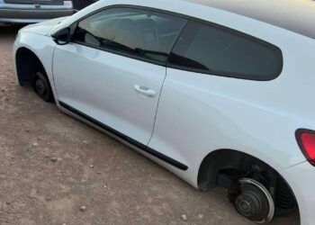 Μαγούλα: Εθελοντές πυροσβέστες άφησαν τα αυτοκίνητά τους σε πάρκινγκ και τους τα ξήλωσαν