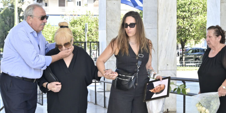 Λάκης Χαλκιάς: Στο Α΄ Νεκροταφείο το τελευταίο αντίο – Από τις 10:00 το λαϊκό προσκύνημα