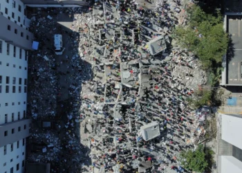 Κτίρια καταρρέουν, άνθρωποι ουρλιάζουν και τρέχουν να σωθούν στα βίντεο του τρόμου από τα 7,4 Ρίχτερ στην Κολομβία – Πάνω από 130 νεκροί