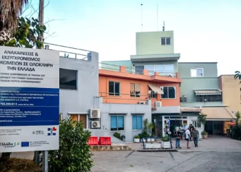 Αιγιάλεια: Μητέρα χτυπούσε το παιδί της σε παραλία – Μεταφέρθηκε στο νοσοκομείο με εντολή εισαγγελέα