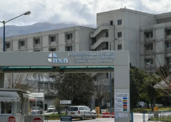 Πάτρα: Παιδί 2,5 χρόνων έπεσε από μπαλκόνι – Δέντρο του έσωσε τη ζωή