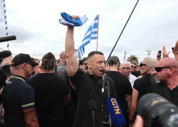 Αποφυλακίστηκε ο Ηλίας Κασιδιάρης: «Επιστρέφω με νέο ισχυρό εθνικό κόμμα, όπως αυτά που κυριαρχούν σε όλη την Ευρώπη»