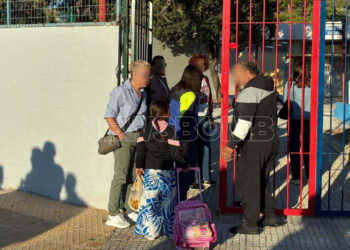 Άνω Λιόσια: Άγριος τσακωμός στον «αέρα» για την εκπαιδευτικό – «Θα πήγαινε το μαλλί τσιμέντο αν το έκανε στο παιδί μου – Είστε σε χειρότερο επίπεδο από το βίντεο εσείς»