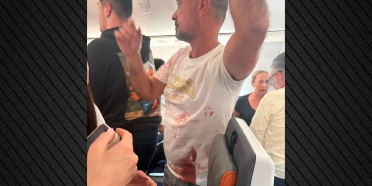 Αποκαλύψεις για την πτήση της Flydubai: Ο ένας πιλότος ήθελε να ρίξει το αεροπλάνο και μαχαίρωσε τον άλλο, με αίματα επιβάτες – «Πιστεύαμε ότι δεν θα βγούμε ζωντανοί»