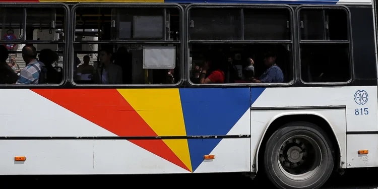 Λεωφορείο έπεσε σε στάση στη Θεσσαλονίκη – Τουλάχιστον 4 τραυματίες