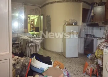 Νίκαια: Η περιγραφή της 44χρονης που την κρατούσε όμηρο ο σύντροφός της – «Δεν είχε πάρει τα φάρμακά του, απειλούσε να βάλει βόμβα»