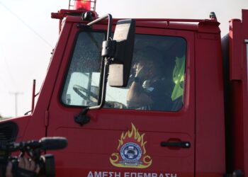 Φωτιά στην Μάνδρα: Καίει σκουπίδια στο Ξηροπήγαδο – Μήνυμα του 112 για ετοιμότητα και για πυκνούς καπνούς