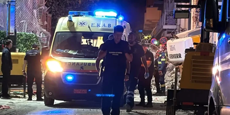 Έκρηξη στην Πλάκα: Γυναίκα ανασύρθηκε νεκρή από τα ερείπια του κτιρίου – Αγωνία για πέντε αγνοούμενους