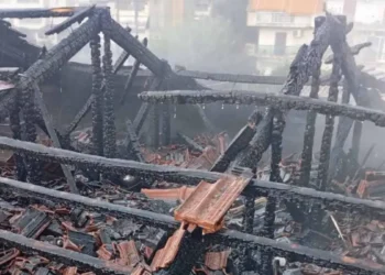 Κέρκυρα: Σφοδρή κακοκαιρία με κεραυνούς, χαλάζι και πλημμύρες πλήττει το νησί – Φωτιά από κεραυνό σε πολυκατοικία