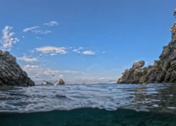 Η Μεσόγειος γίνεται πιο αλμυρή και θερμαίνεται γρηγορότερα ακόμα και σε βάθη χιλιάδων μέτρων
