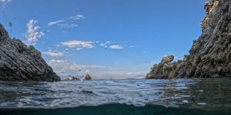 Η Μεσόγειος γίνεται πιο αλμυρή και θερμαίνεται γρηγορότερα ακόμα και σε βάθη χιλιάδων μέτρων