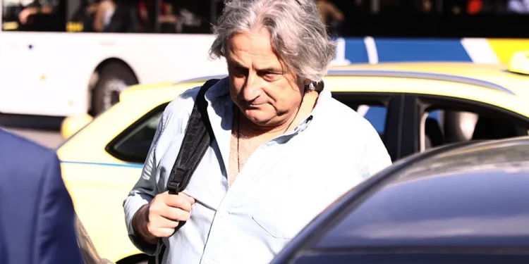 Στην Ευελπίδων ο υπνοθεραπευτής για την υπόθεση θανάτου του Γιώργου Μαζωνάκη – Η επίμαχη φωτογραφία και τα ερωτήματα