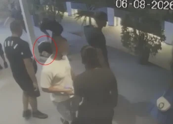 Χαλκιδική: Βίντεο ντοκουμέντο από τον άγριο ξυλοδαρμό 27χρονου τουρίστα σε μπαρ – «Με κυνήγησαν και άρχισαν να με χτυπάνε»