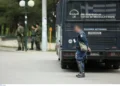 Σοκ στη Θεσσαλονίκη: 42χρονος αστυνομικός αυτοκτόνησε με το όπλο του σε υπηρεσιακό λεωφορείο