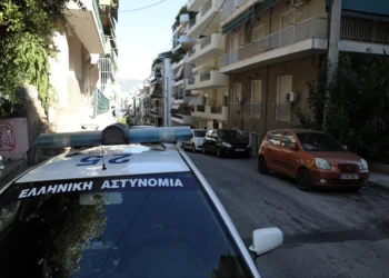Θεσσαλονίκη: Έπιασαν 19χρονο και 20χρονο με πιστόλι ρέπλικα με ταχυγεμιστήρα με περισσότερα από 700 πλαστικά φυσίγγια
