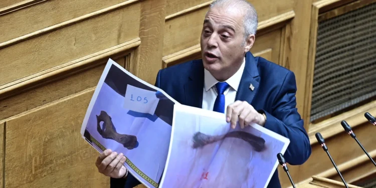 Πλακιάς: Έκπληκτος είδα τον Βελόπουλο να δείχνει φωτογραφίες οστών ζώων στη Βουλή υποστηρίζοντας ότι είναι από θύματα στα Τέμπη