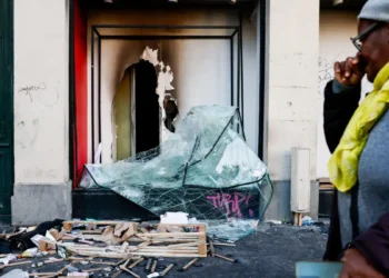 Επεισόδια στη Γαλλία: Πανάκριβες τσάντες και καλλυντικά από το πλιάτσικο στα καταστήματα πωλούνται online