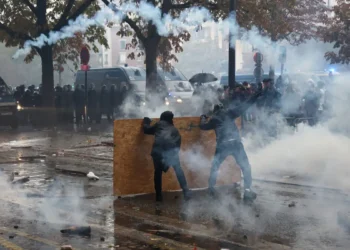 «Βράζει» η Ευρώπη: 1.000 συλλήψεις και δύο σοβαρά τραυματίες στη Γαλλία – Επεισόδια σε Ισπανία και Ιταλία