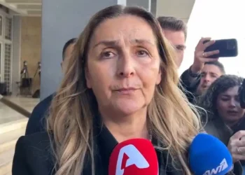Άλκης Καμπανός: Διακοπή για τις 27 Νοεμβρίου – «Εκτίω τη δική μου ποινή ισόβια στον πόνο», δήλωσε η μητέρα του