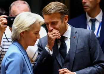 Ανάλυση Politico: Η Ευρώπη μπροστά στην τέλεια πολιτική καταιγίδα – Το χάος στη Γαλλία και η επόμενη μέρα στην ΕΕ