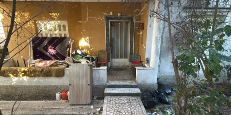 Δολοφονία στο Μενίδι: «Ακούσαμε φωνές, ο 62χρονος φώναζε ότι η μητέρα του δεν ήταν καλά»