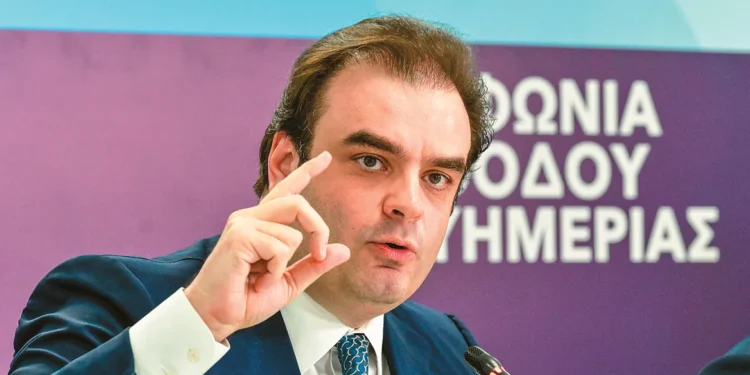 Μηνύσεις σε 18 influencers, ανάμεσά τους ράπερ και μοντέλα για προώθηση παράνομου τζόγου – «Η δημοφιλία δεν προσφέρει ασυλία», λέει ο Πιερρακάκης