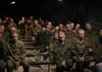 Ρώσοι στρατιώτες καταγγέλλουν ότι οι διοικητές τους τους εγκατέλειψαν χωρίς τροφή και νερό στο ουκρανικό μέτωπο – Έπιναν τα ούρα τους